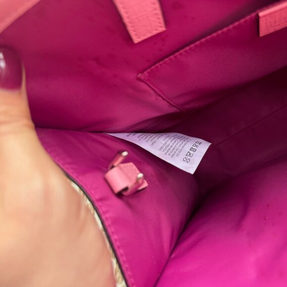 100% Authentic GUCCI GG Supreme Monogram Girls 3-D Strawberry Tote - Picture 5 of 10